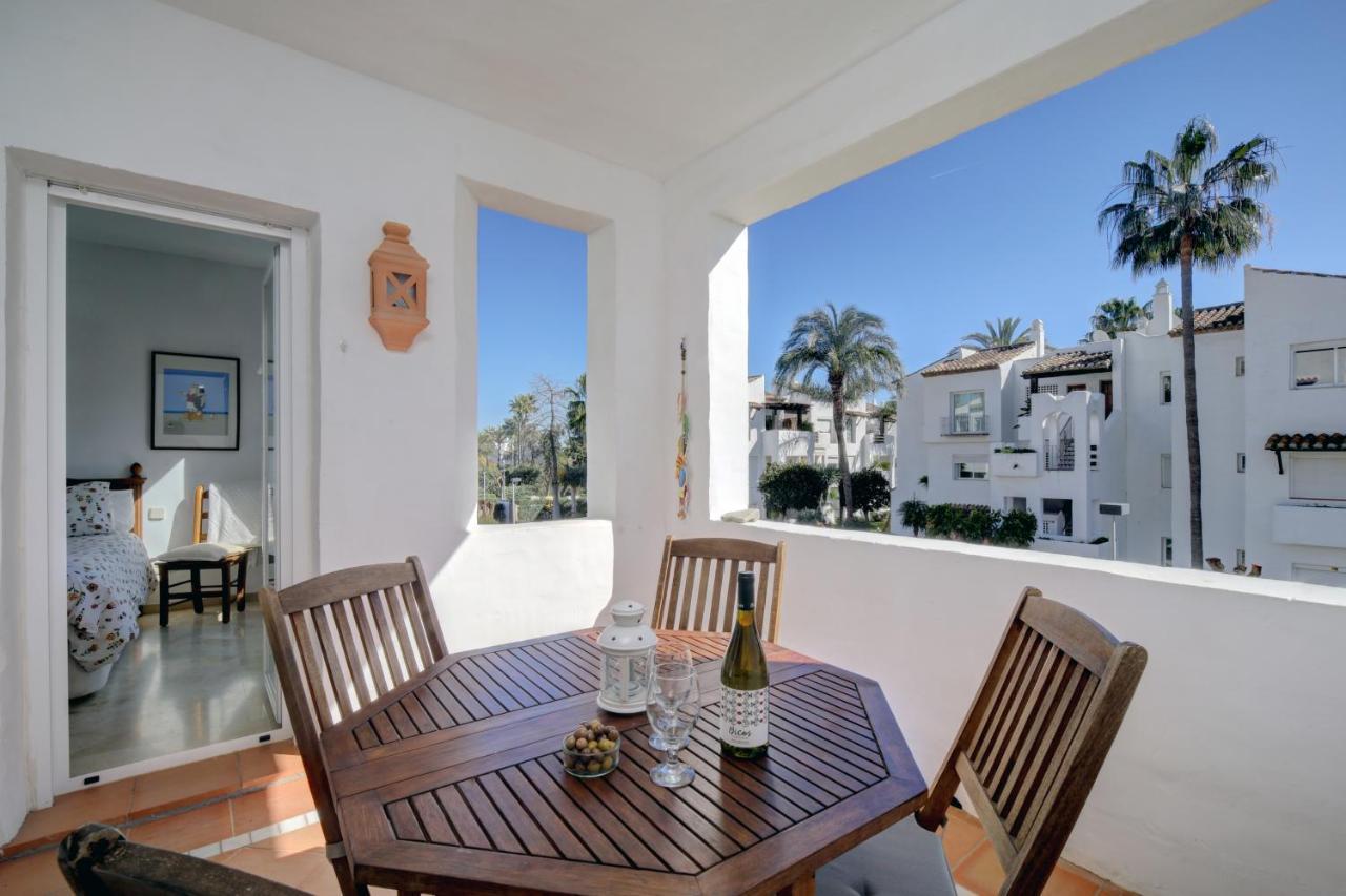 Exceptional Beachfront Complex With Pool In Costalita, Естепона Екстериор снимка